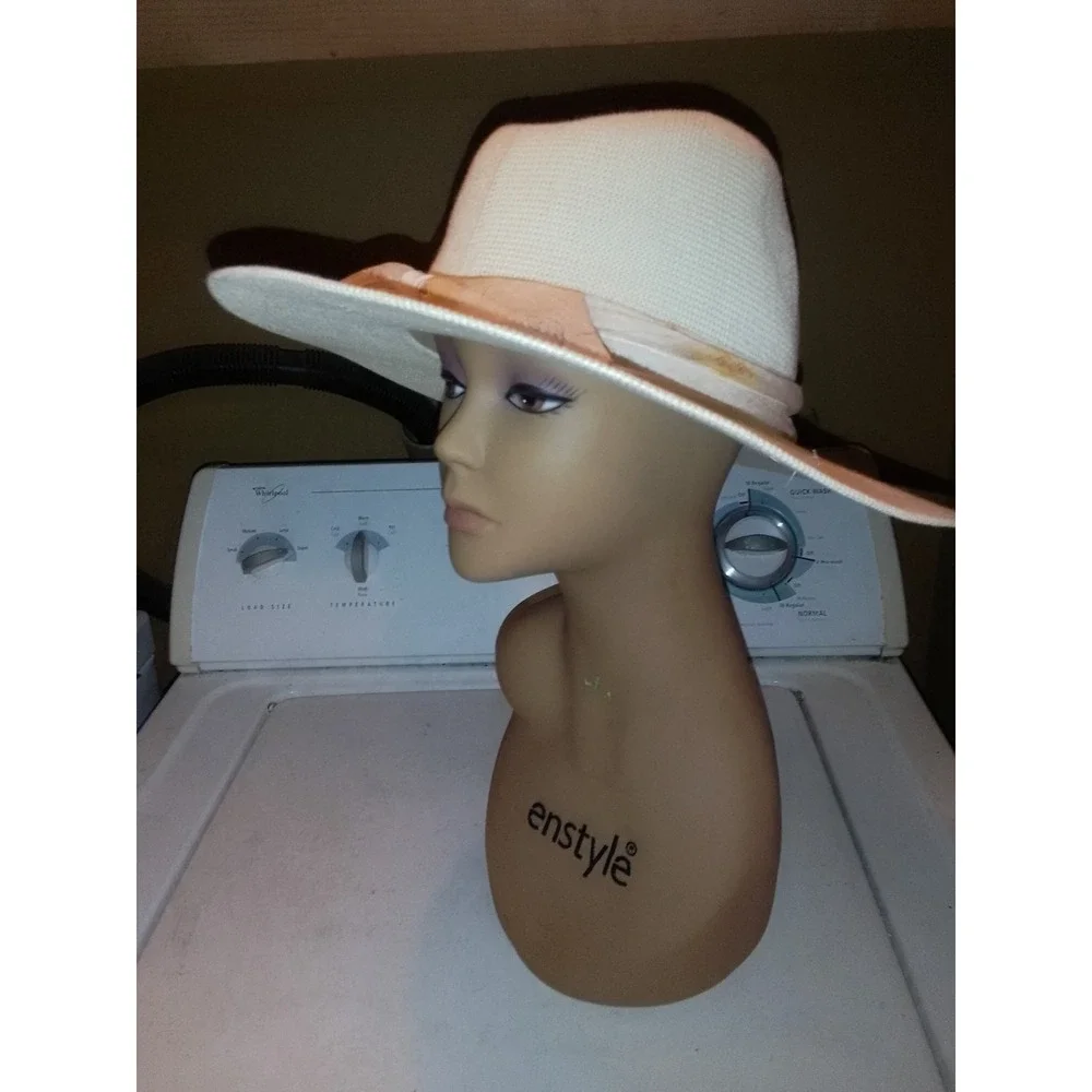 New With Tags Wyeth Corsica In Ivory Woman's Hat Size Is One Size